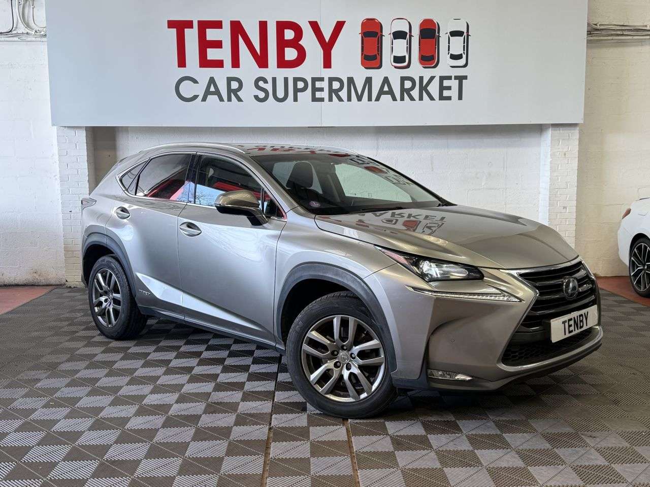 A 2016 LEXUS NX 2.5 300h Luxury SUV 5dr Petrol Hybrid E-CVT 4WD Euro 6 (s/s) (197 ps) A 2016 LEXUS NX 2.5 300h Luxury SUV 5dr Petrol Hybrid E-CVT 4WD Euro 6 (s/s) (197 ps)