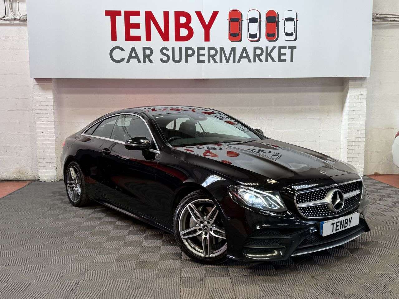 A 2017 MERCEDES-BENZ E-CLASS 2.0 E220d AMG Line Coupe 2dr Diesel G-Tronic+ Euro 6 (s/s) (194 ps) A 2017 MERCEDES-BENZ E-CLASS 2.0 E220d AMG Line Coupe 2dr Diesel G-Tronic+ Euro 6 (s/s) (194 ps)