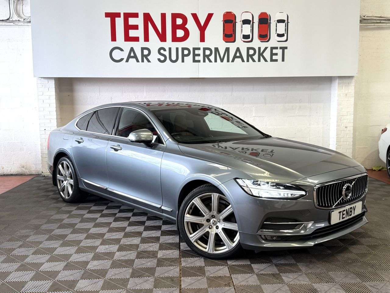 A 2017 VOLVO S90 2.0 D4 Inscription Saloon 4dr Diesel Auto Euro 6 (s/s) (190 ps) BLIND SPOT+ A 2017 VOLVO S90 2.0 D4 Inscription Saloon 4dr Diesel Auto Euro 6 (s/s) (190 ps) BLIND SPOT+