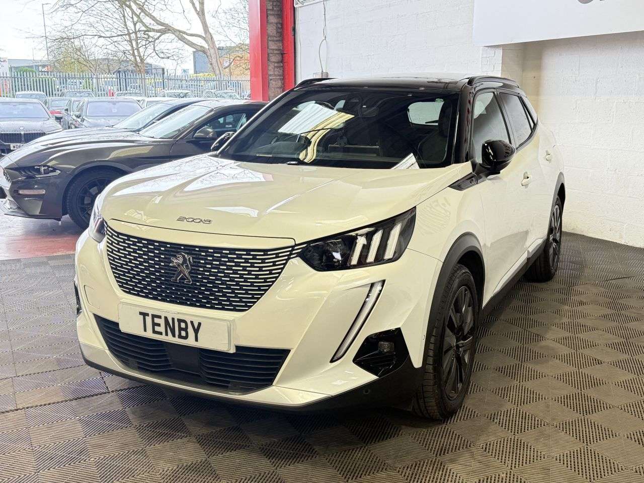 A 2020 PEUGEOT E-2008 50kWh GT SUV 5dr Electric Auto (136 ps) A 2020 PEUGEOT E-2008 50kWh GT SUV 5dr Electric Auto (136 ps)