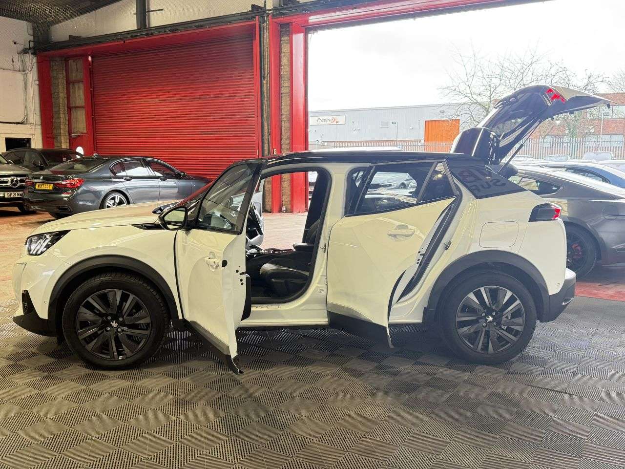 2020 PEUGEOT E-2008 2020 PEUGEOT E-2008