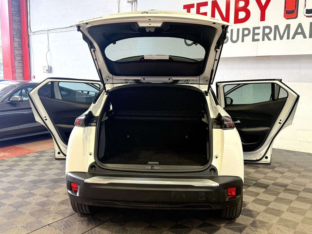 2020 PEUGEOT E-2008 2020 PEUGEOT E-2008