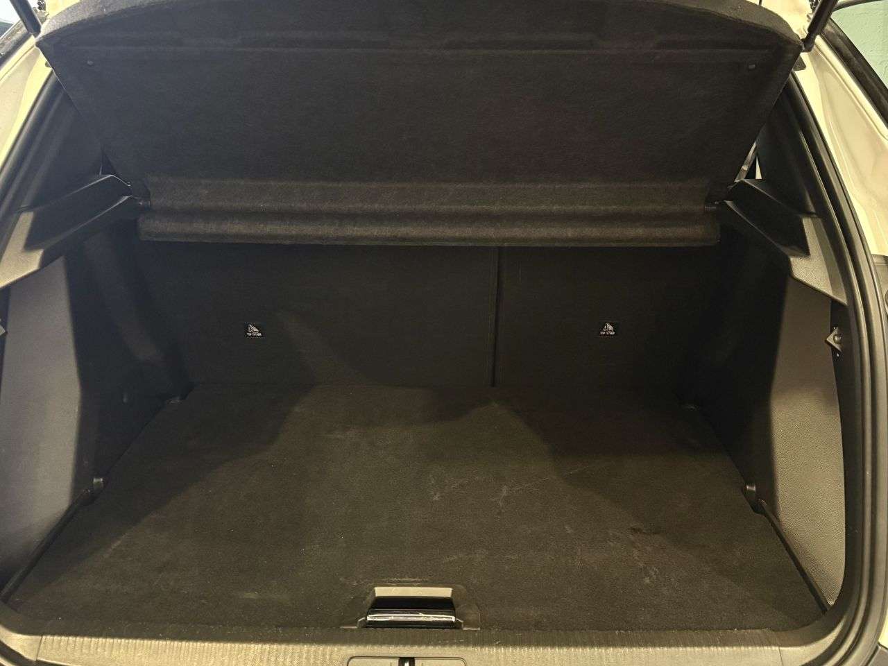 2020 PEUGEOT E-2008 2020 PEUGEOT E-2008