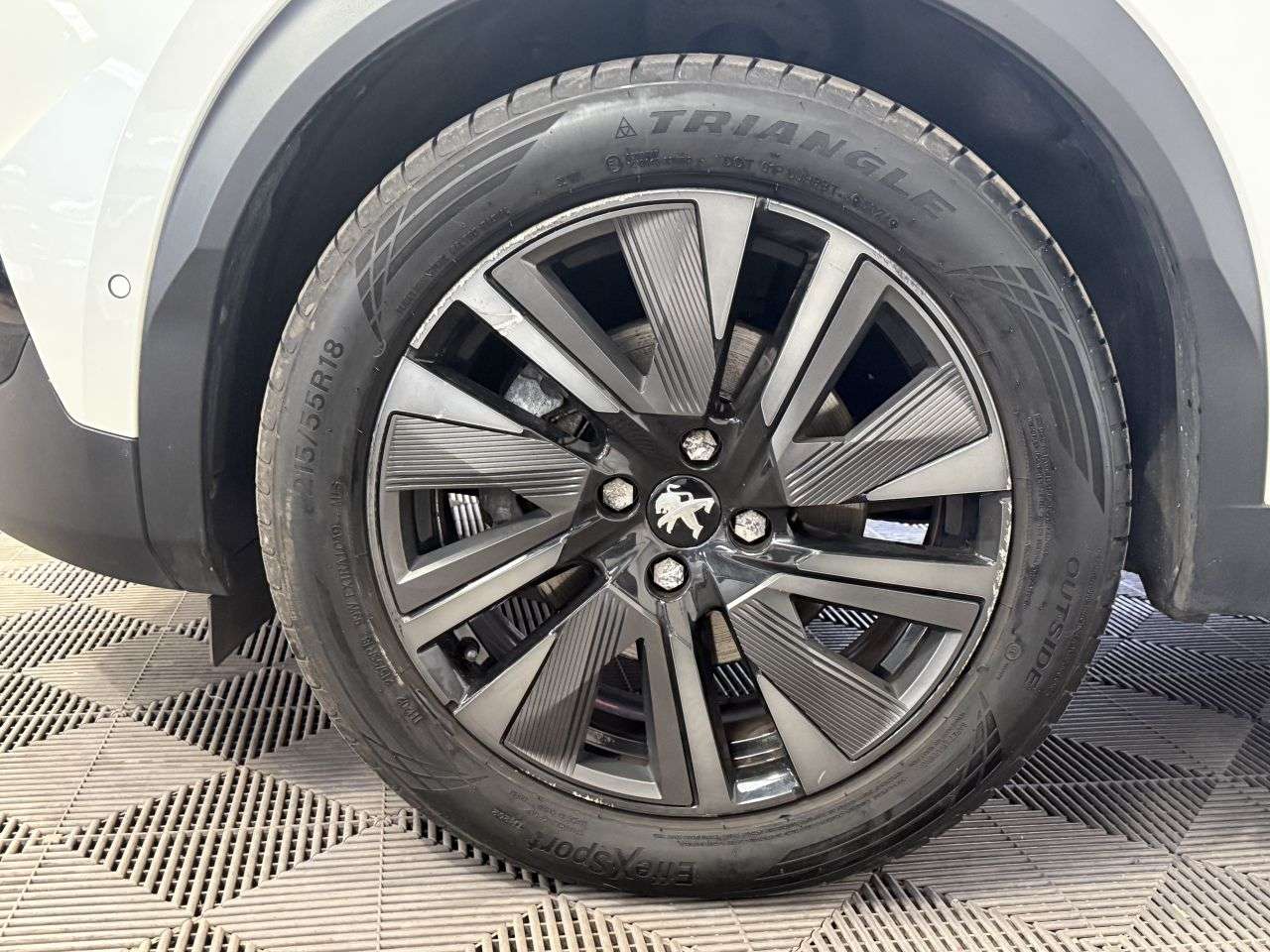 2020 PEUGEOT E-2008 2020 PEUGEOT E-2008