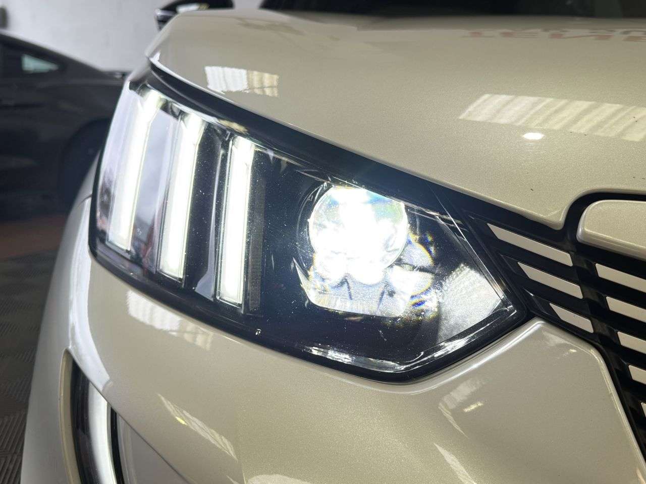 2020 PEUGEOT E-2008 2020 PEUGEOT E-2008