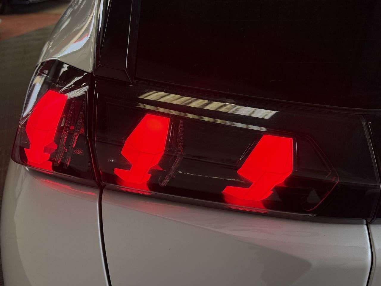 2020 PEUGEOT E-2008 2020 PEUGEOT E-2008