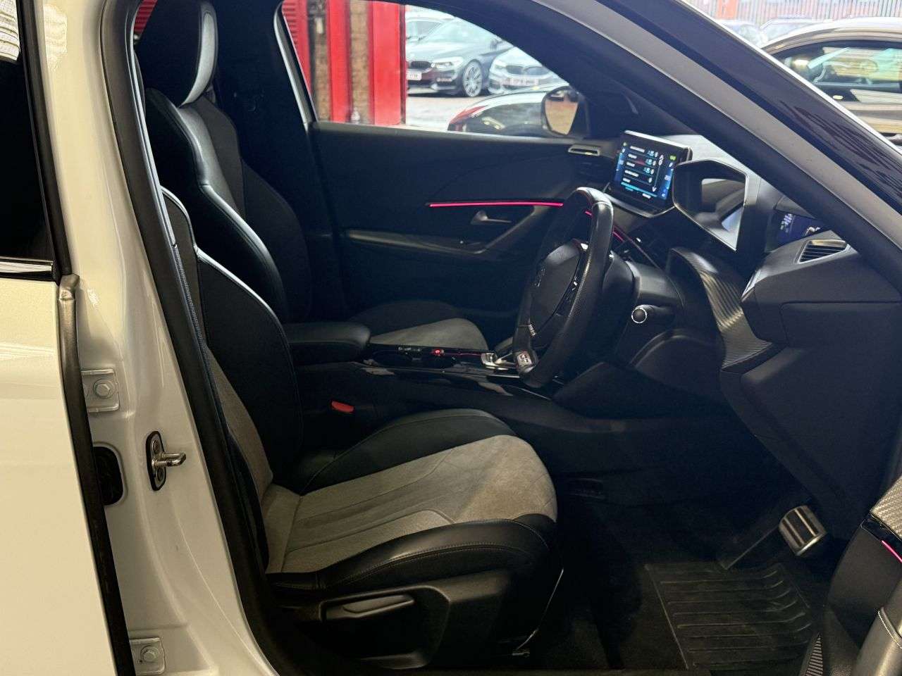 2020 PEUGEOT E-2008 2020 PEUGEOT E-2008