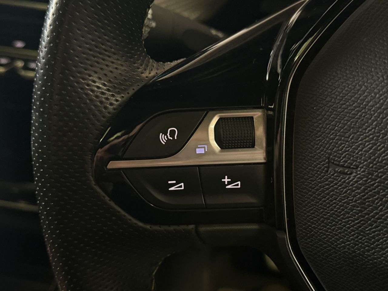 2020 PEUGEOT E-2008 2020 PEUGEOT E-2008