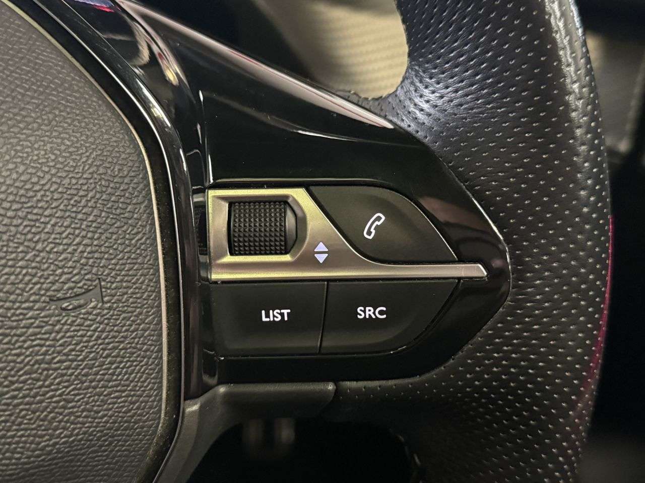 2020 PEUGEOT E-2008 2020 PEUGEOT E-2008