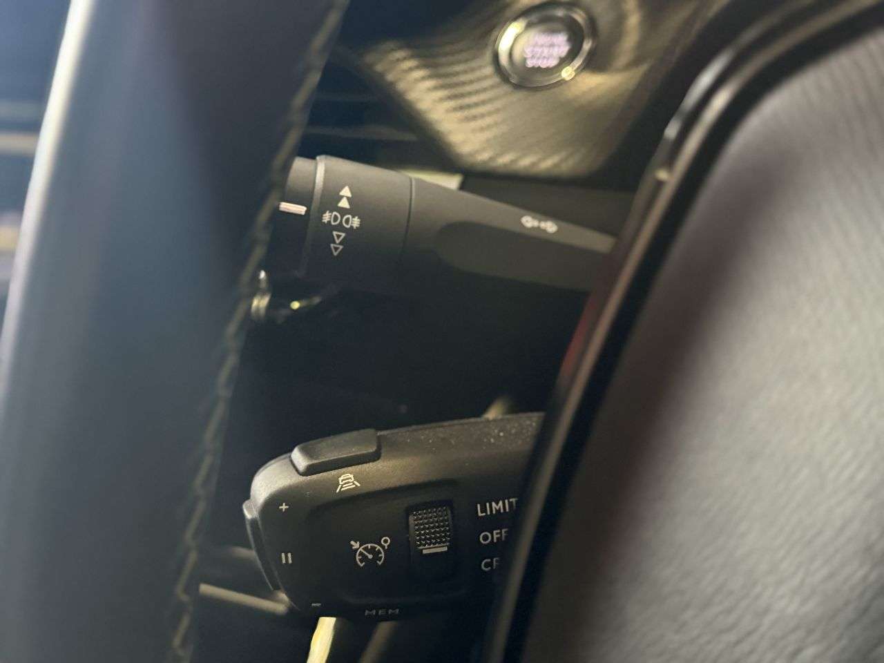 2020 PEUGEOT E-2008 2020 PEUGEOT E-2008