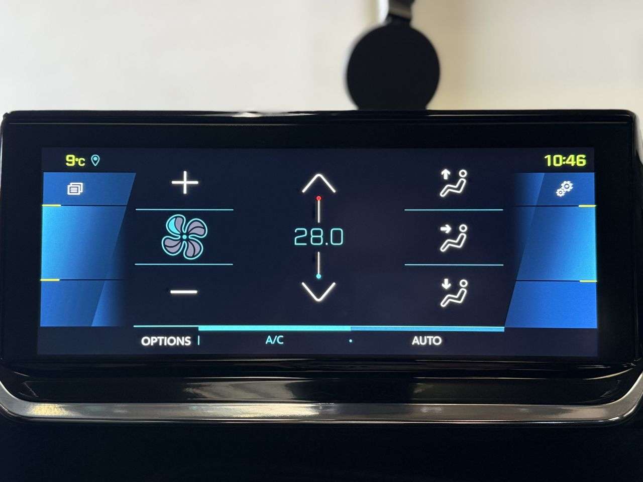 2020 PEUGEOT E-2008 2020 PEUGEOT E-2008