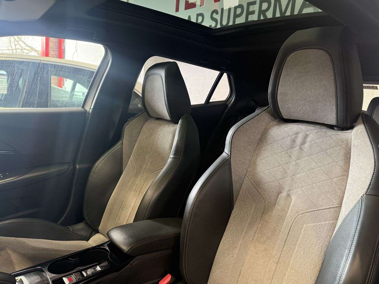 2020 PEUGEOT E-2008 2020 PEUGEOT E-2008