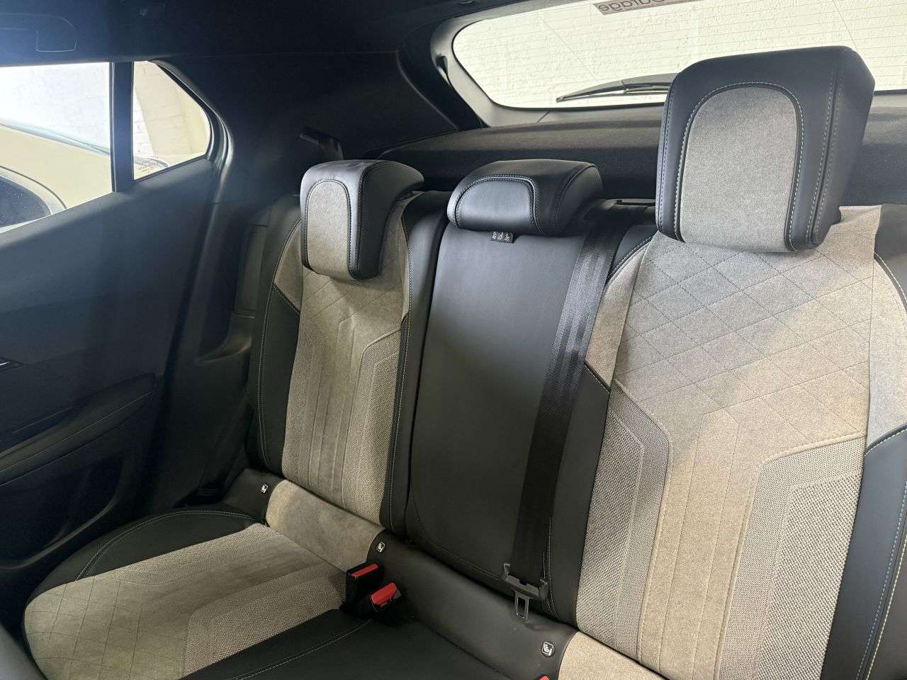 2020 PEUGEOT E-2008 2020 PEUGEOT E-2008