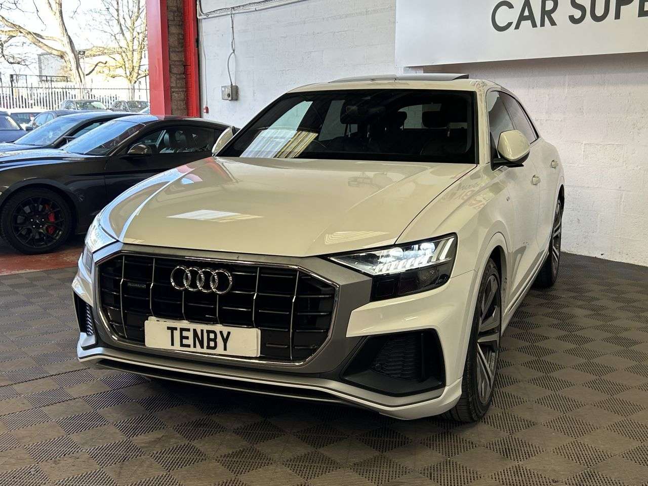 A 2018 AUDI Q8 3.0 TDI V6 50 S line SUV 5dr Diesel Tiptronic quattro Euro 6 (s/s) (286 ps) A 2018 AUDI Q8 3.0 TDI V6 50 S line SUV 5dr Diesel Tiptronic quattro Euro 6 (s/s) (286 ps)