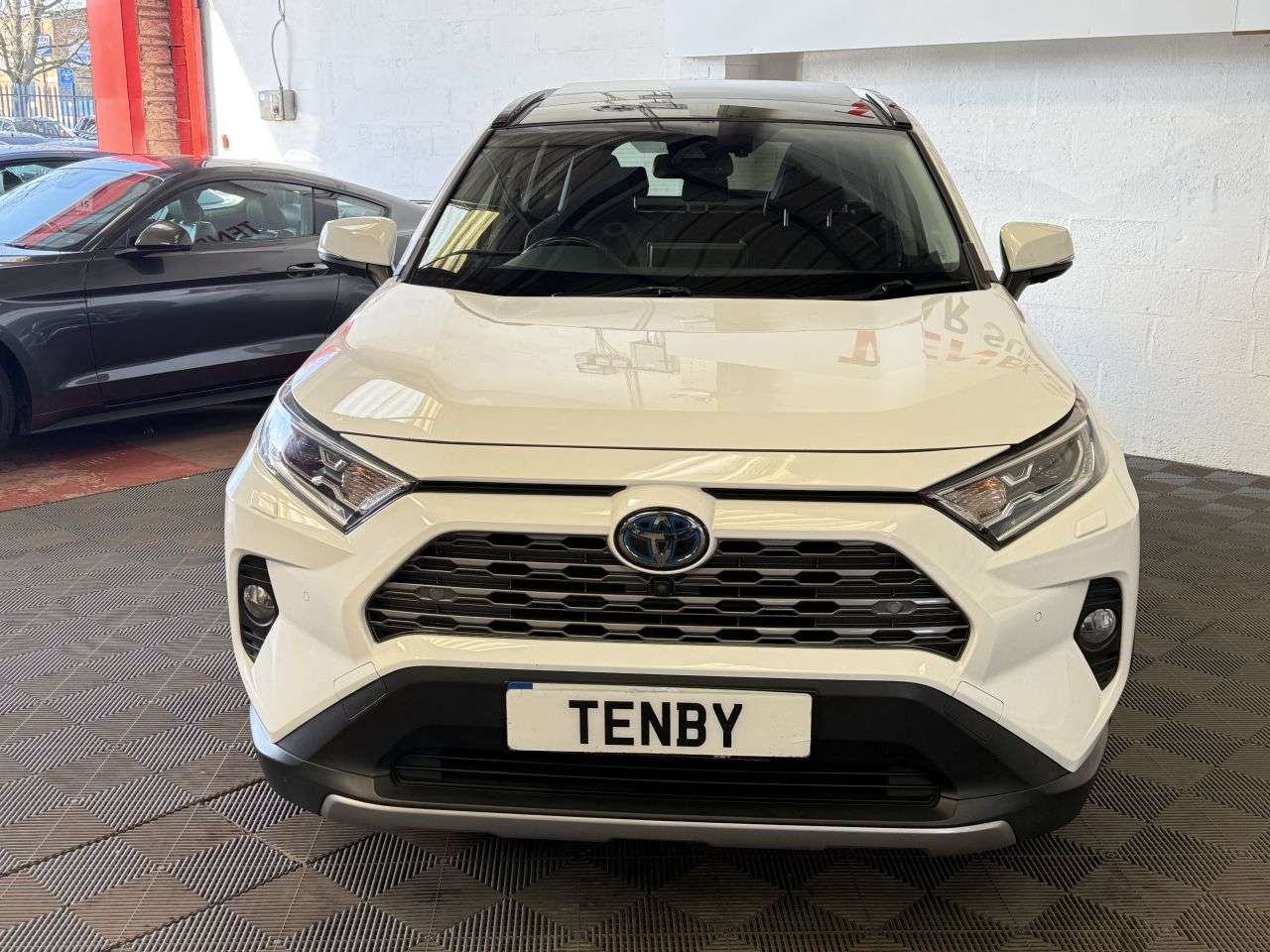 A 2019 TOYOTA RAV4 2.5 VVT-h Excel SUV 5dr Petrol Hybrid CVT Euro 6 (s/s) (218 ps) ADPT HLIGHT A 2019 TOYOTA RAV4 2.5 VVT-h Excel SUV 5dr Petrol Hybrid CVT Euro 6 (s/s) (218 ps) ADPT HLIGHT