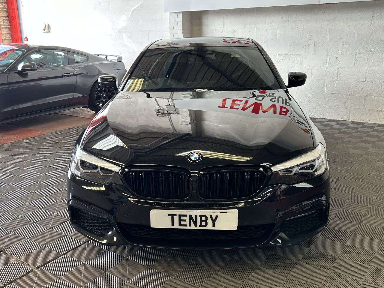 A 2017 BMW 5 SERIES 2.0 520d M Sport Saloon 4dr Diesel Auto Euro 6 (s/s) (190 ps) FHTD SEATS+SA A 2017 BMW 5 SERIES 2.0 520d M Sport Saloon 4dr Diesel Auto Euro 6 (s/s) (190 ps) FHTD SEATS+SA