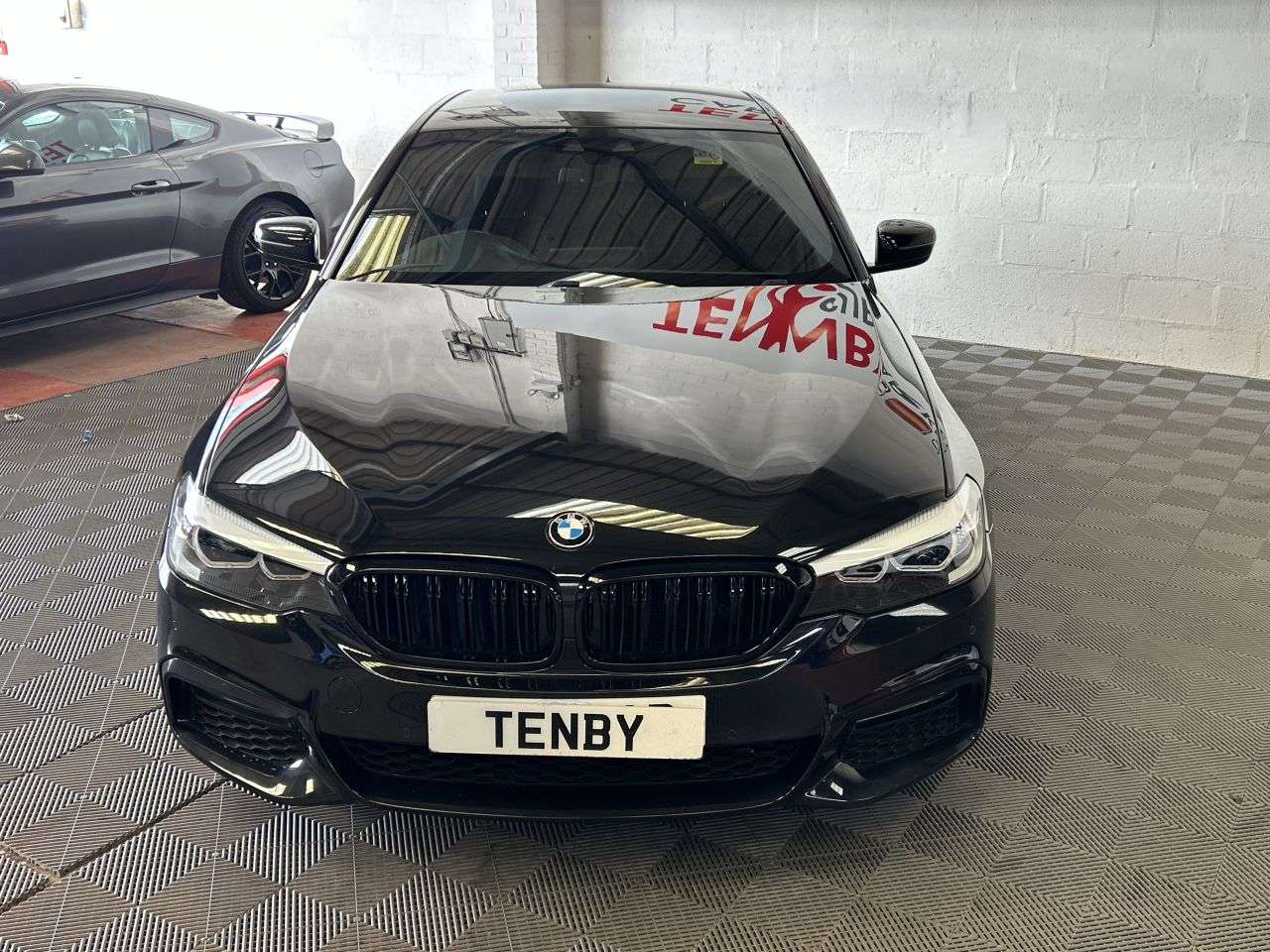 A 2017 BMW 5 SERIES 2.0 520d M Sport Saloon 4dr Diesel Auto Euro 6 (s/s) (190 ps) FHTD SEATS+SA A 2017 BMW 5 SERIES 2.0 520d M Sport Saloon 4dr Diesel Auto Euro 6 (s/s) (190 ps) FHTD SEATS+SA