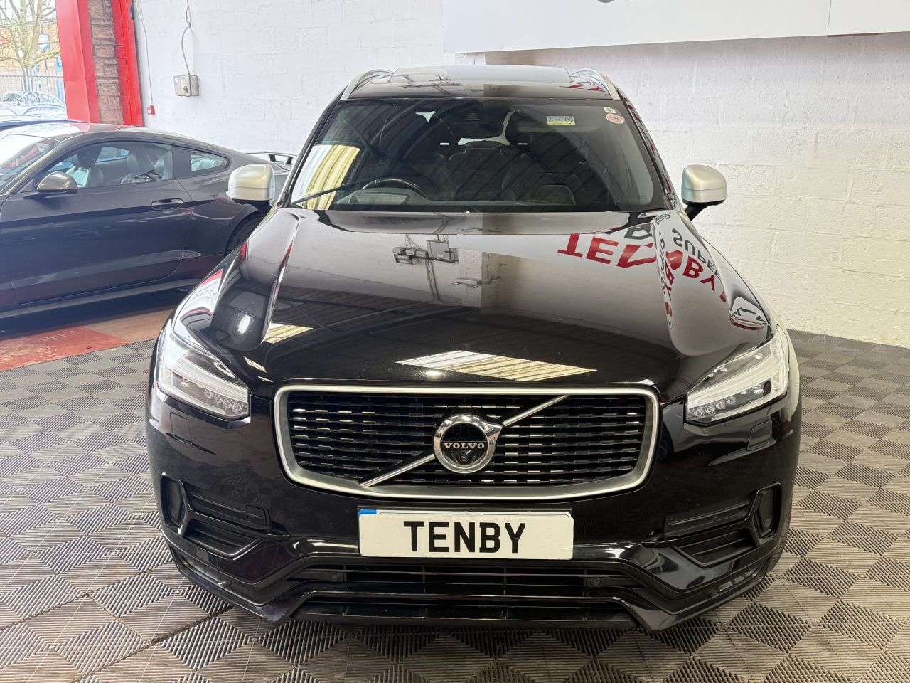 A 2015 VOLVO XC90 2.0 D5 R-Design SUV 5dr Diesel Geartronic 4WD Euro 6 (s/s) (225 ps) F/S/H+2 A 2015 VOLVO XC90 2.0 D5 R-Design SUV 5dr Diesel Geartronic 4WD Euro 6 (s/s) (225 ps) F/S/H+2