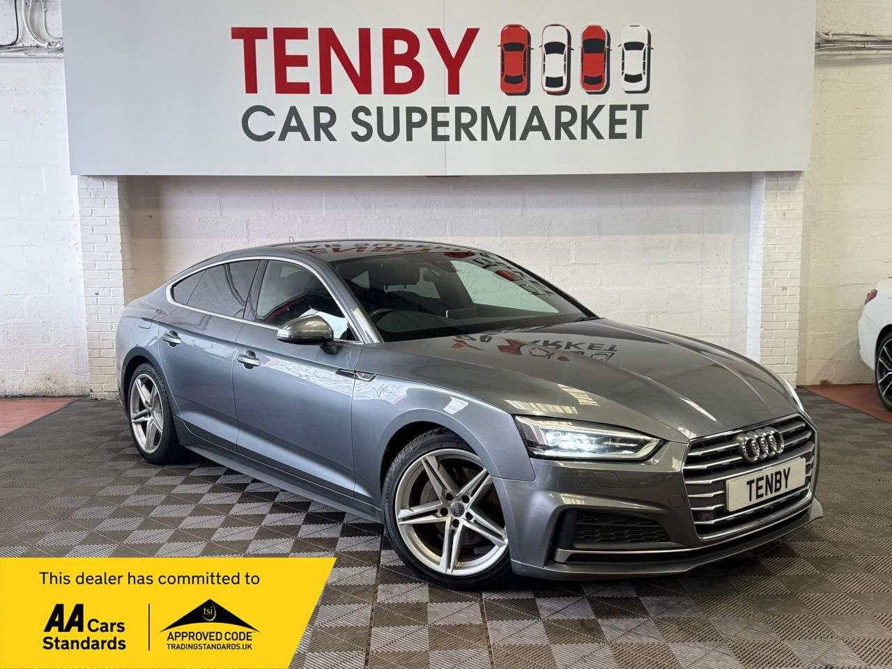 A 2017 AUDI A5 2.0 TDI ultra S line Sportback 5dr Diesel S Tronic Euro 6 (s/s) (190 ps) A 2017 AUDI A5 2.0 TDI ultra S line Sportback 5dr Diesel S Tronic Euro 6 (s/s) (190 ps)