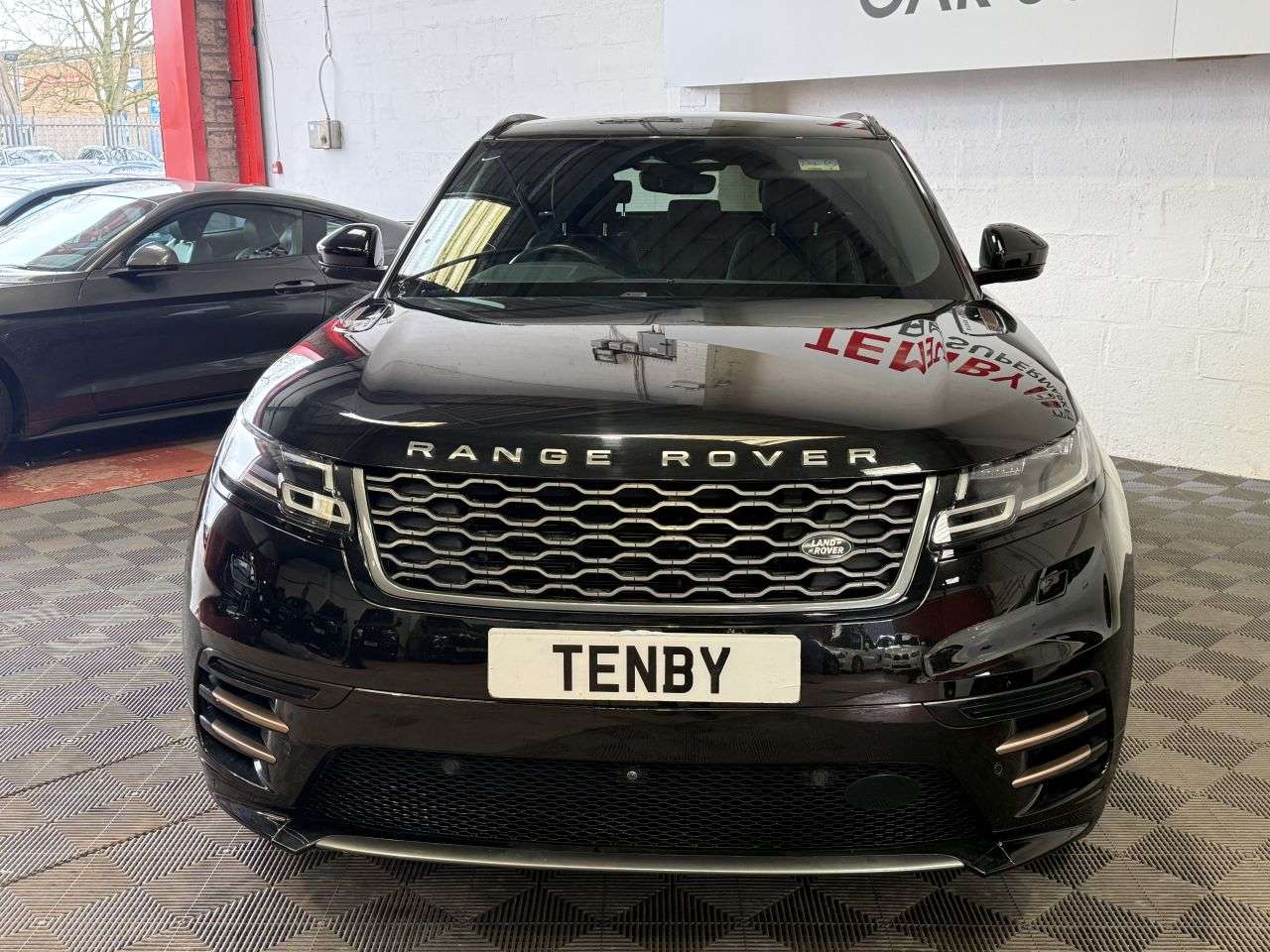A 2021 LAND ROVER RANGE ROVER VELAR 2.0 P400e 17.1kWh R-Dynamic SE SUV 5dr Petrol Plug-in Hybrid Auto 4WD Euro A 2021 LAND ROVER RANGE ROVER VELAR 2.0 P400e 17.1kWh R-Dynamic SE SUV 5dr Petrol Plug-in Hybrid Auto 4WD Euro