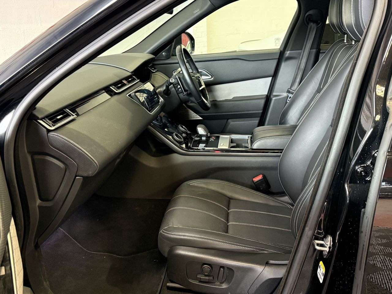 2021 LAND ROVER RANGE ROVER VELAR 2021 LAND ROVER RANGE ROVER VELAR