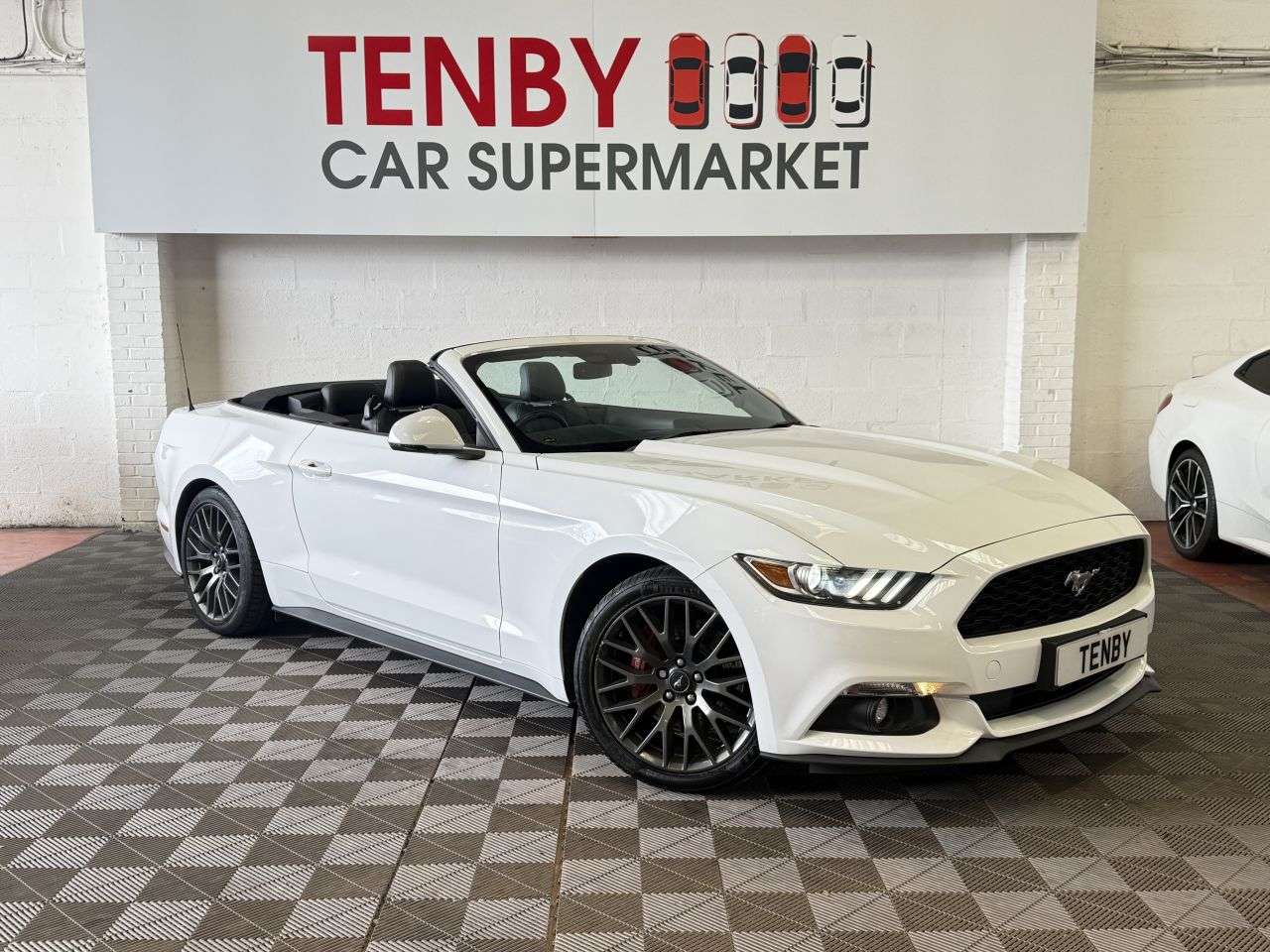 A 2016 FORD MUSTANG 2.3T EcoBoost Convertible 2dr Petrol SelShift Euro 6 (317 ps) A 2016 FORD MUSTANG 2.3T EcoBoost Convertible 2dr Petrol SelShift Euro 6 (317 ps)
