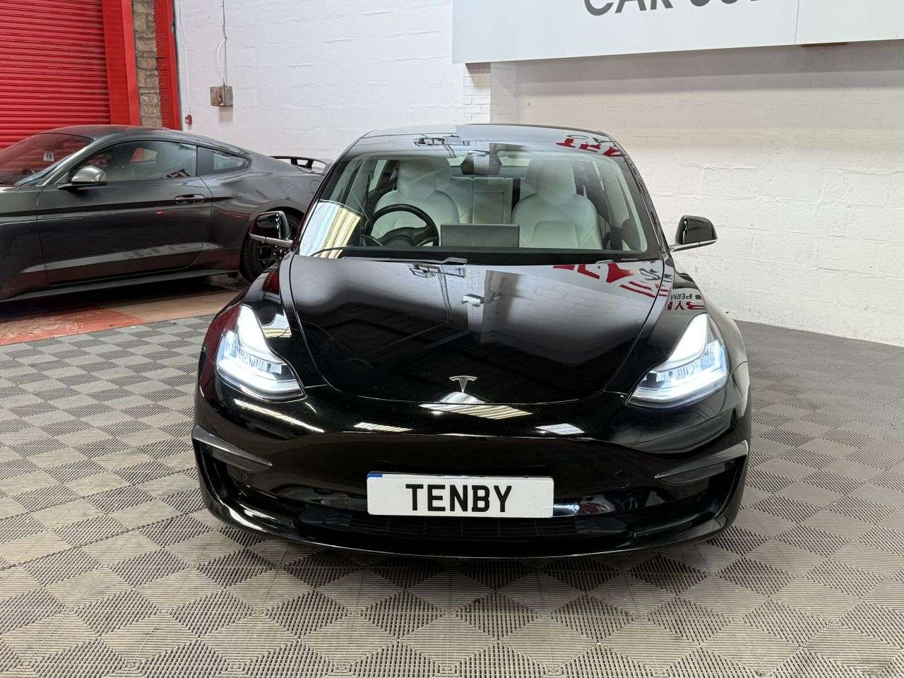 A 2019 TESLA MODEL 3 (Dual Motor) Performance Saloon 4dr Electric Auto 4WDE (Performance Upgrade A 2019 TESLA MODEL 3 (Dual Motor) Performance Saloon 4dr Electric Auto 4WDE (Performance Upgrade