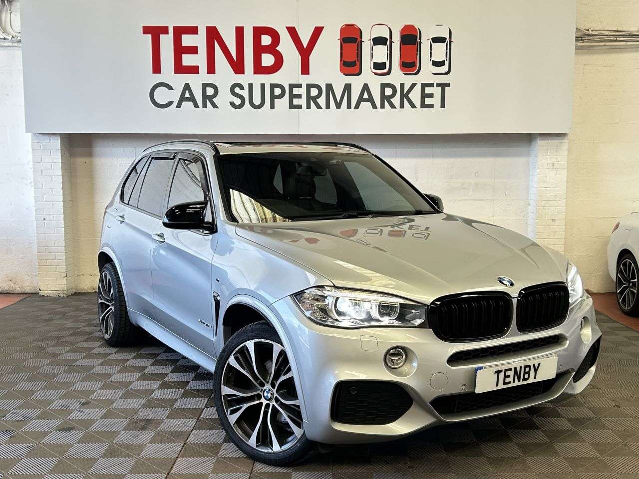A 2017 BMW X5 3.0 40d M Sport SUV 5dr Diesel Auto xDrive Euro 6 (s/s) (313 ps) 21"ALLOYS+ A 2017 BMW X5 3.0 40d M Sport SUV 5dr Diesel Auto xDrive Euro 6 (s/s) (313 ps) 21"ALLOYS+