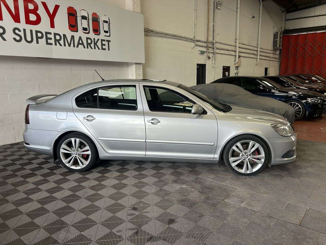A 2011 SKODA OCTAVIA 2.0 TDI vRS Hatchback 5dr Diesel DSG Euro 5 (170 ps) A 2011 SKODA OCTAVIA 2.0 TDI vRS Hatchback 5dr Diesel DSG Euro 5 (170 ps)