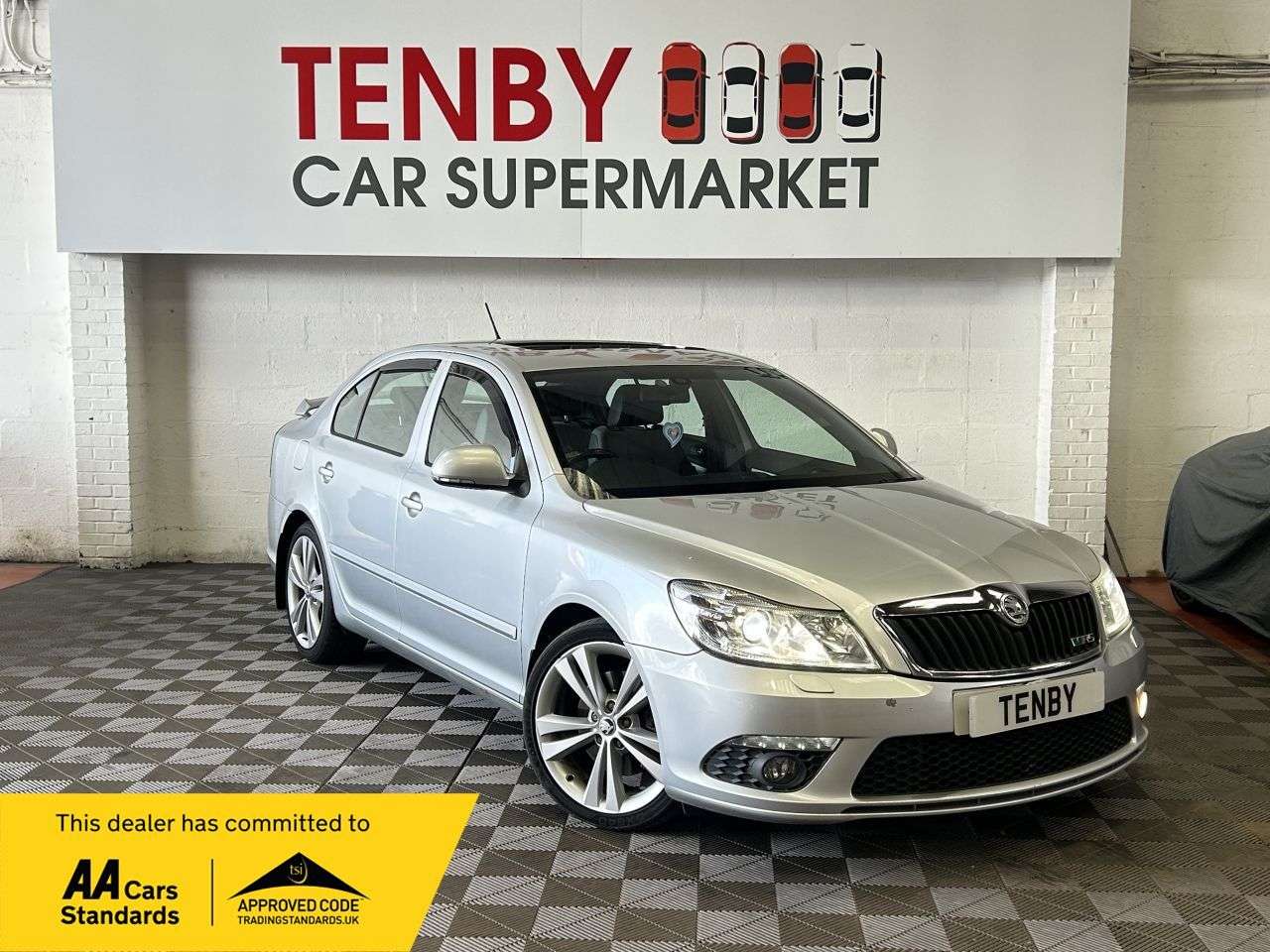 A 2011 SKODA OCTAVIA 2.0 TDI vRS Hatchback 5dr Diesel DSG Euro 5 (170 ps) A 2011 SKODA OCTAVIA 2.0 TDI vRS Hatchback 5dr Diesel DSG Euro 5 (170 ps)
