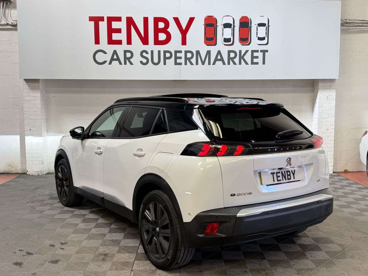 2021 PEUGEOT E-2008 2021 PEUGEOT E-2008