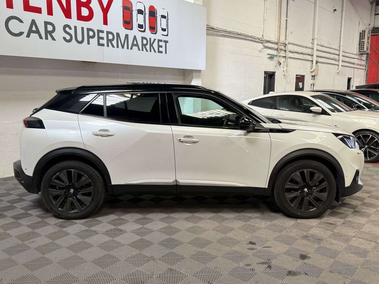 2021 PEUGEOT E-2008 2021 PEUGEOT E-2008