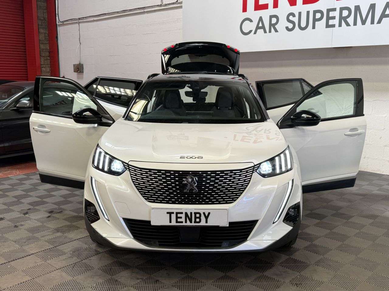 2021 PEUGEOT E-2008 2021 PEUGEOT E-2008