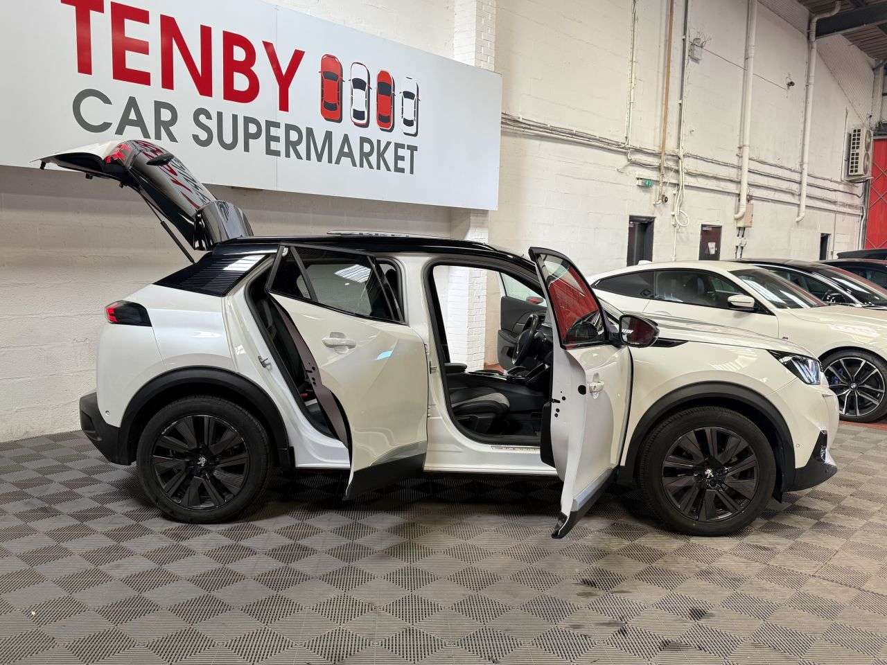 2021 PEUGEOT E-2008 2021 PEUGEOT E-2008