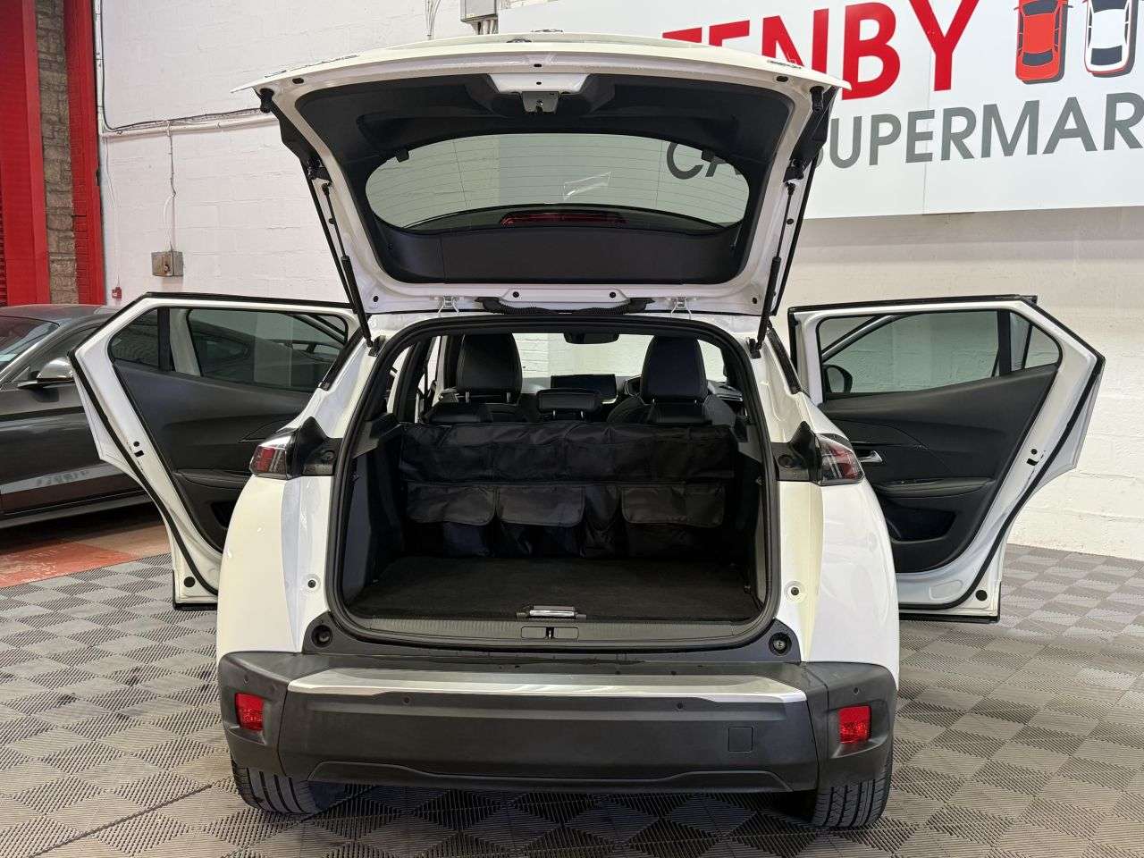 2021 PEUGEOT E-2008 2021 PEUGEOT E-2008