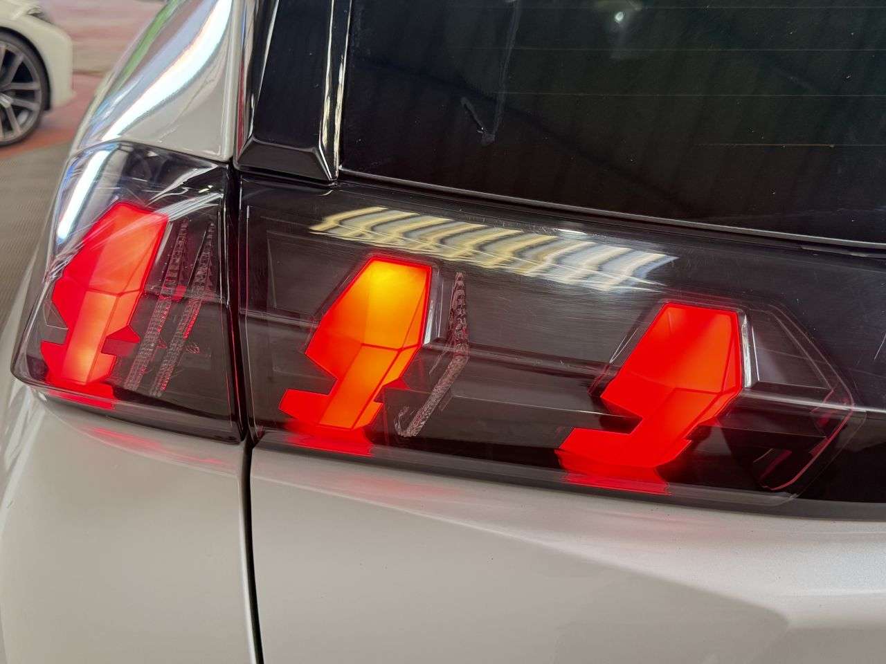 2021 PEUGEOT E-2008 2021 PEUGEOT E-2008