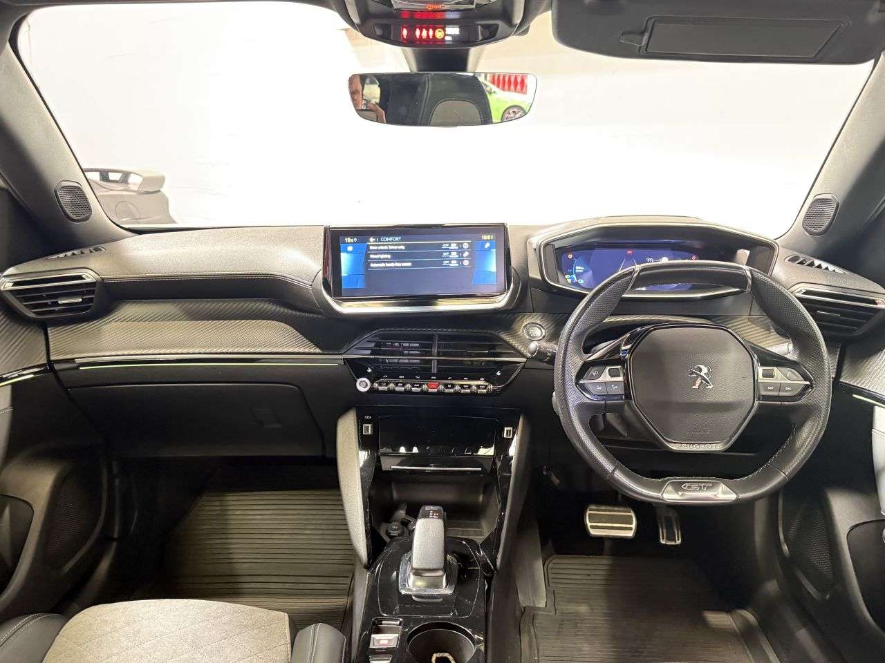 2021 PEUGEOT E-2008 2021 PEUGEOT E-2008