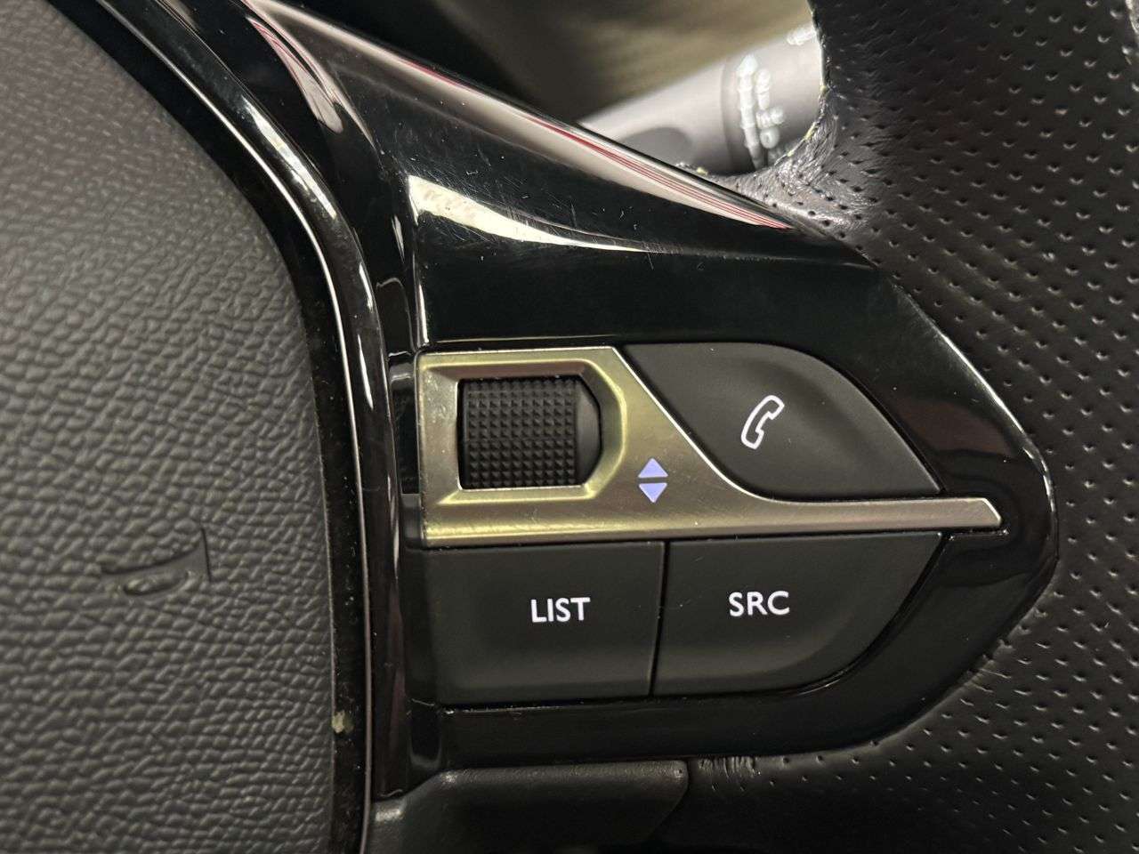 2021 PEUGEOT E-2008 2021 PEUGEOT E-2008