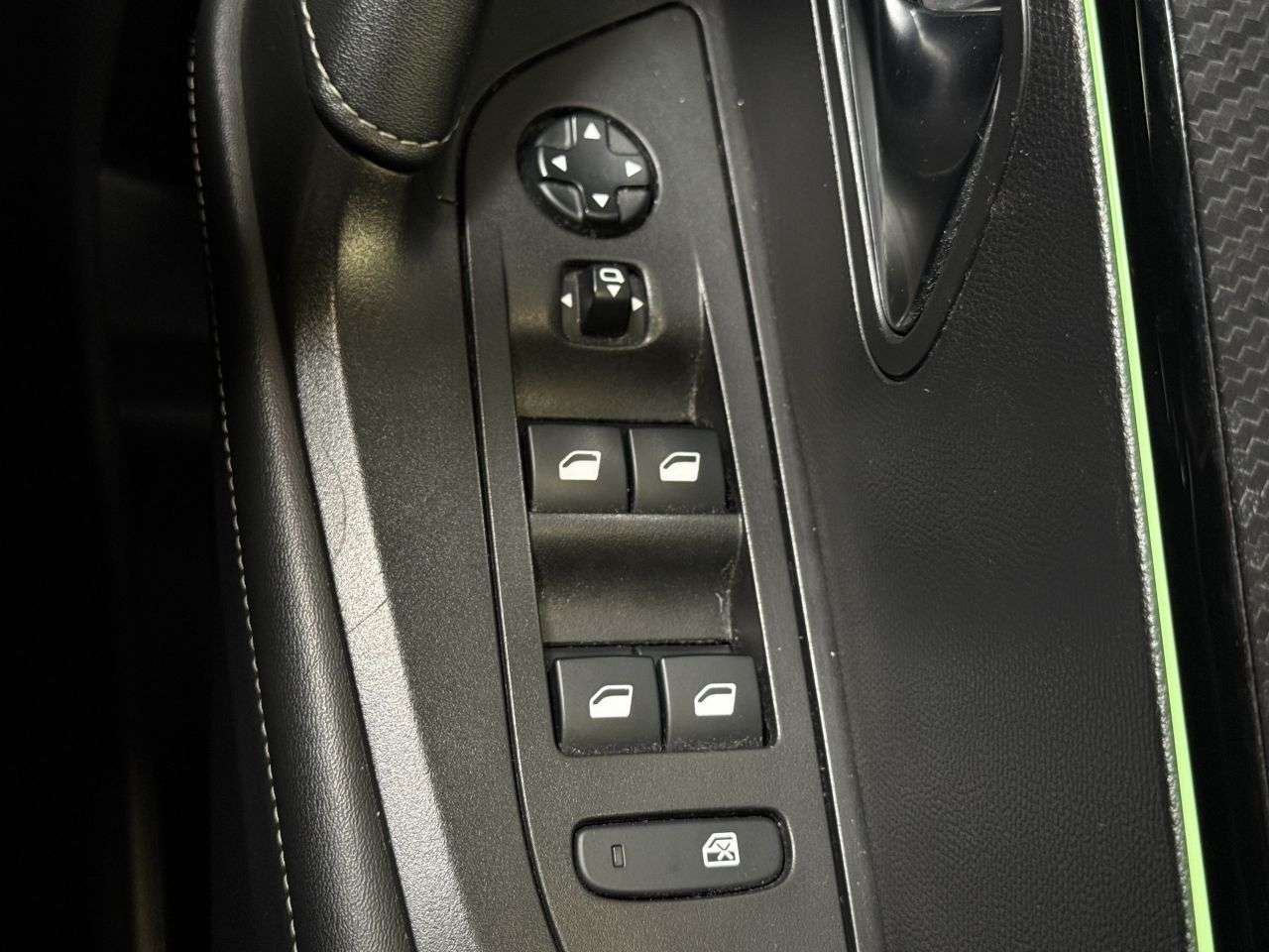 2021 PEUGEOT E-2008 2021 PEUGEOT E-2008