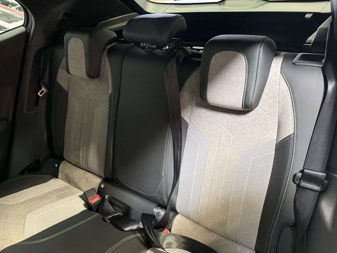 2021 PEUGEOT E-2008 2021 PEUGEOT E-2008