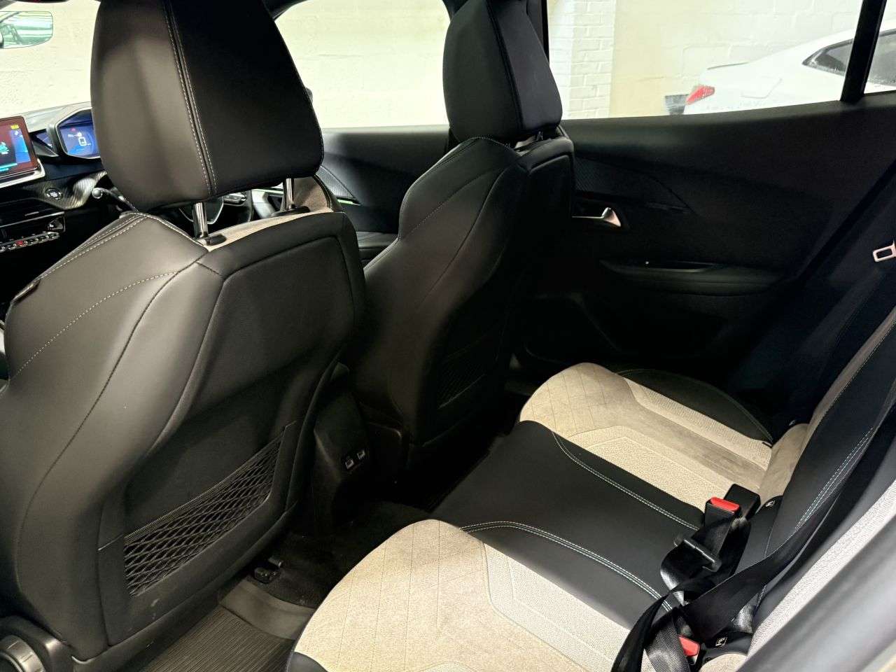 2021 PEUGEOT E-2008 2021 PEUGEOT E-2008