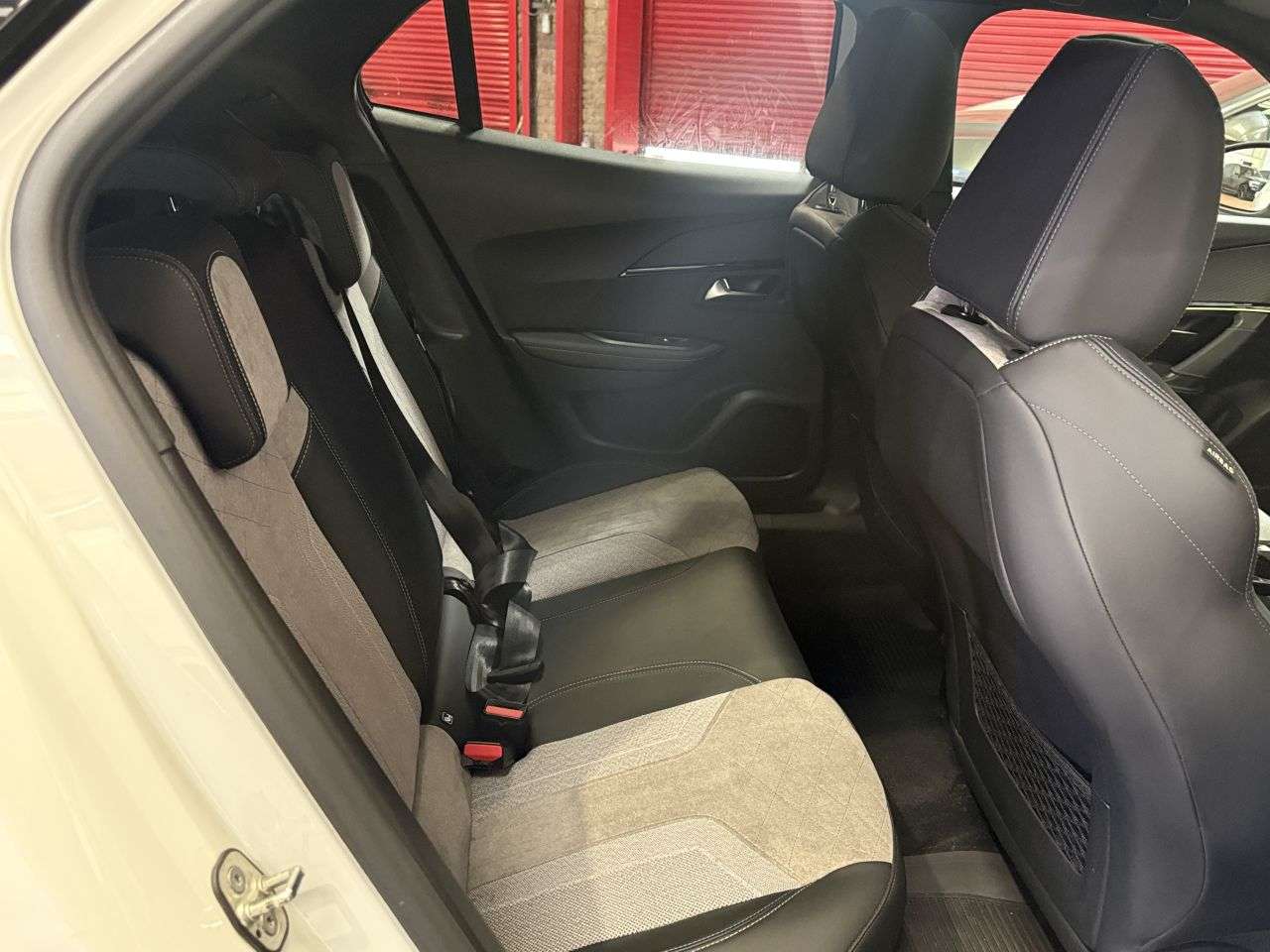 2021 PEUGEOT E-2008 2021 PEUGEOT E-2008