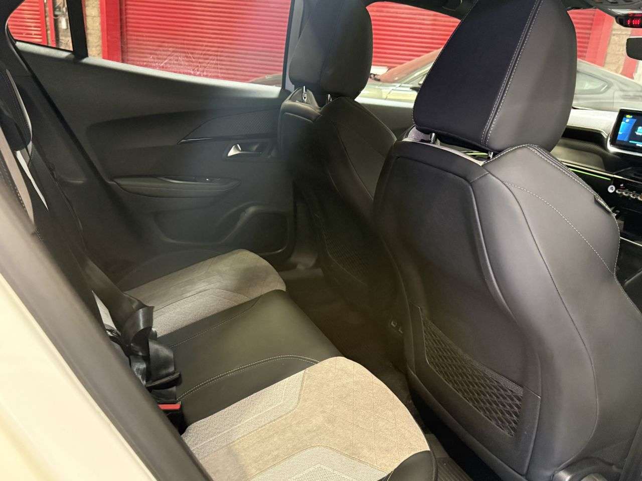 2021 PEUGEOT E-2008 2021 PEUGEOT E-2008