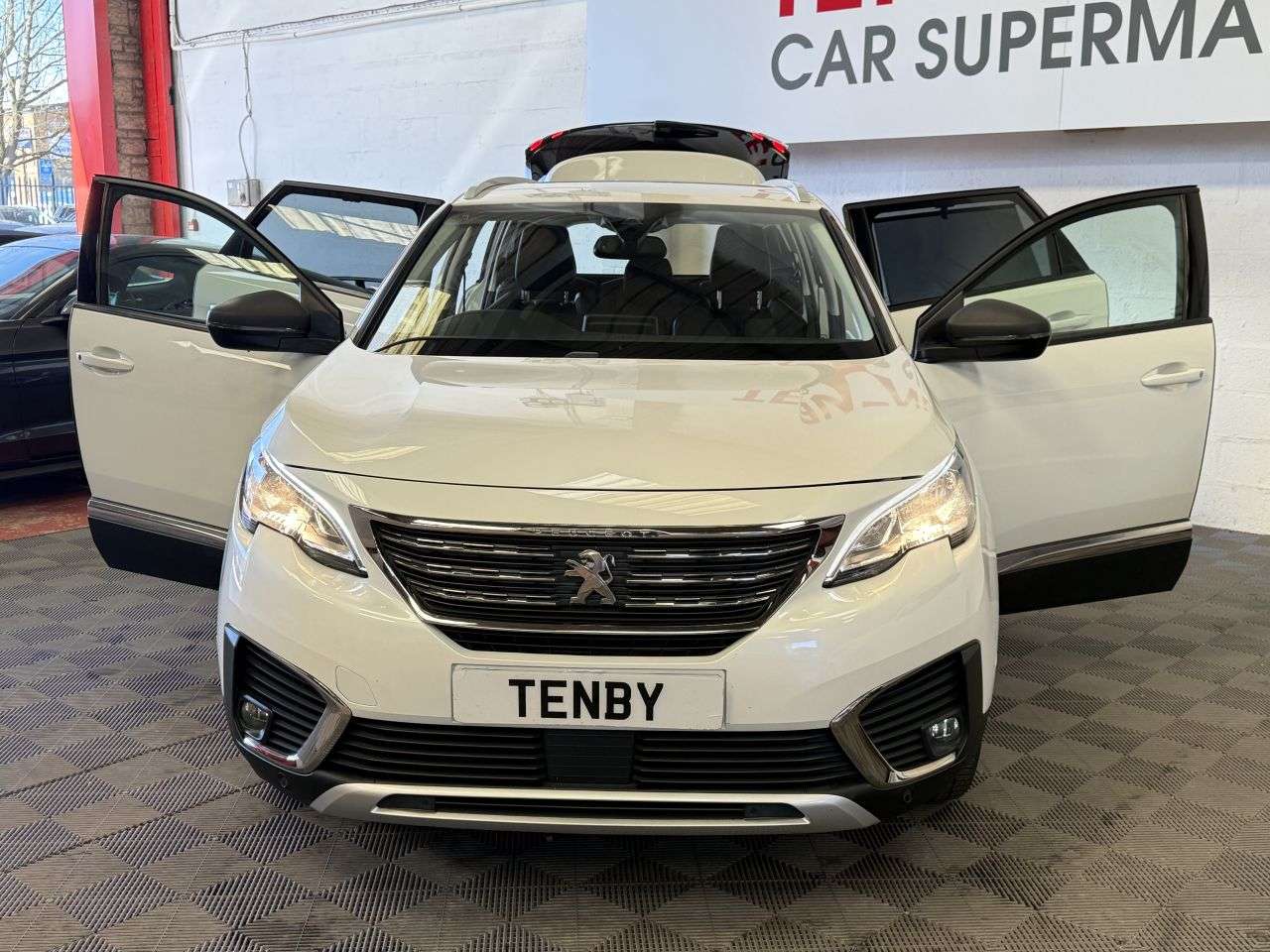 2018 PEUGEOT 5008 2018 PEUGEOT 5008