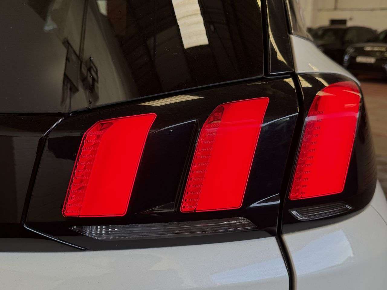 2018 PEUGEOT 5008 2018 PEUGEOT 5008