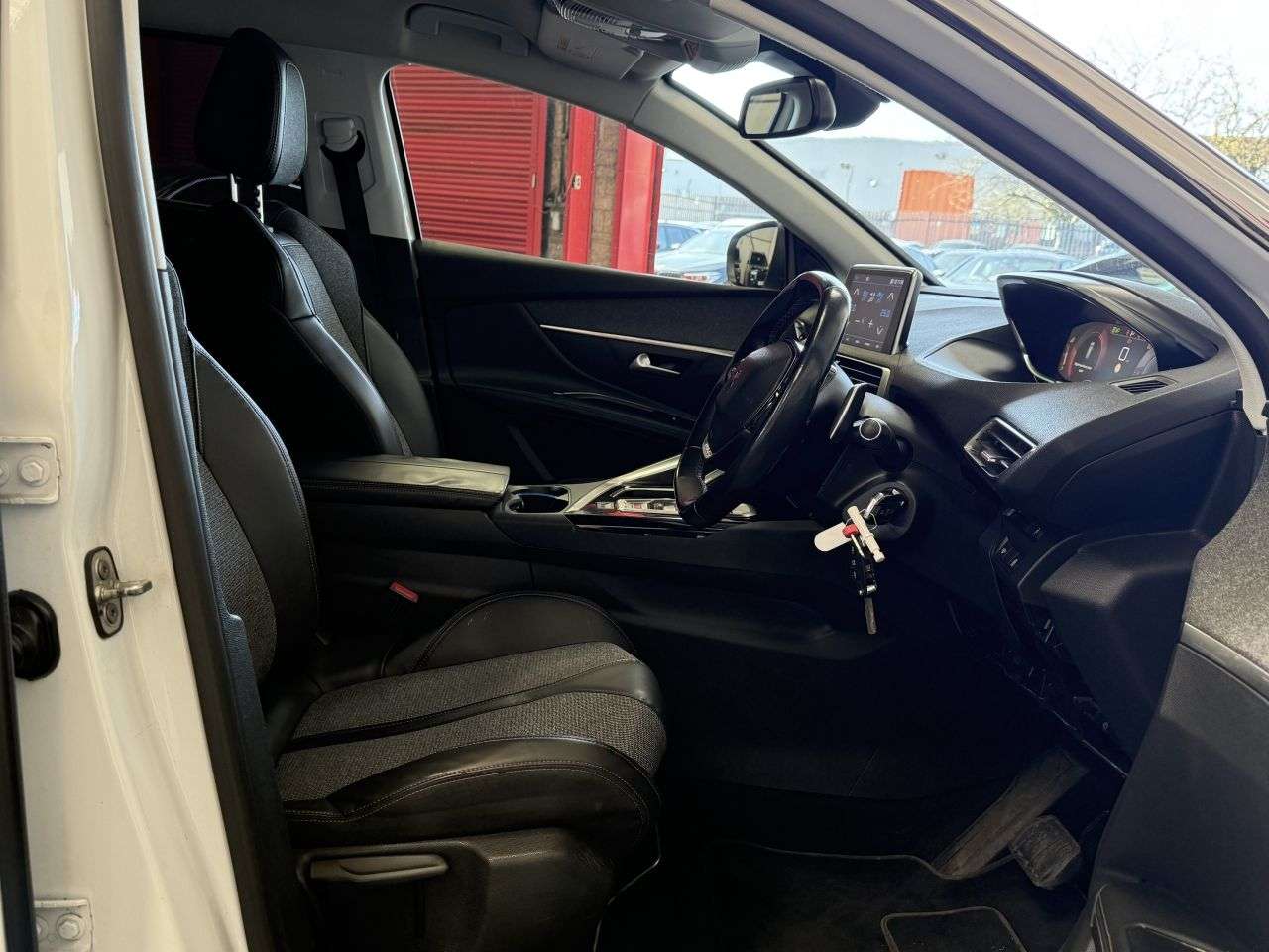 2018 PEUGEOT 5008 2018 PEUGEOT 5008