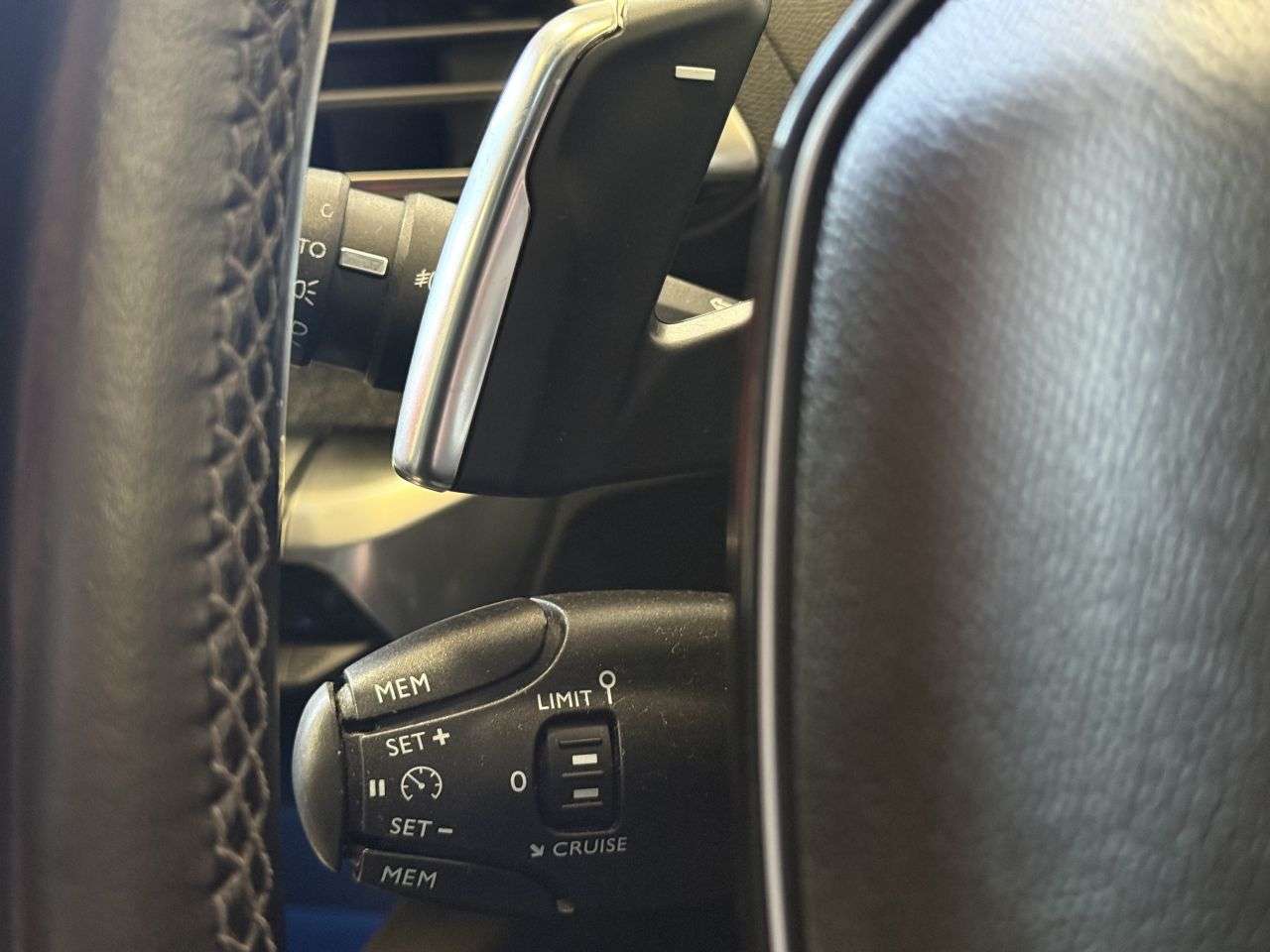 2018 PEUGEOT 5008 2018 PEUGEOT 5008