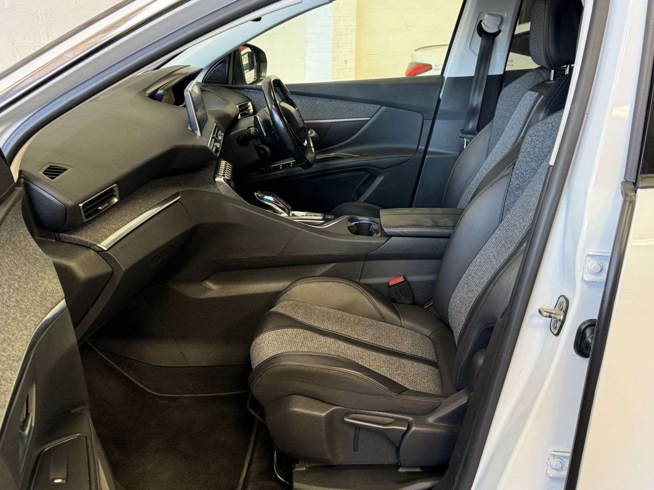 2018 PEUGEOT 5008 2018 PEUGEOT 5008