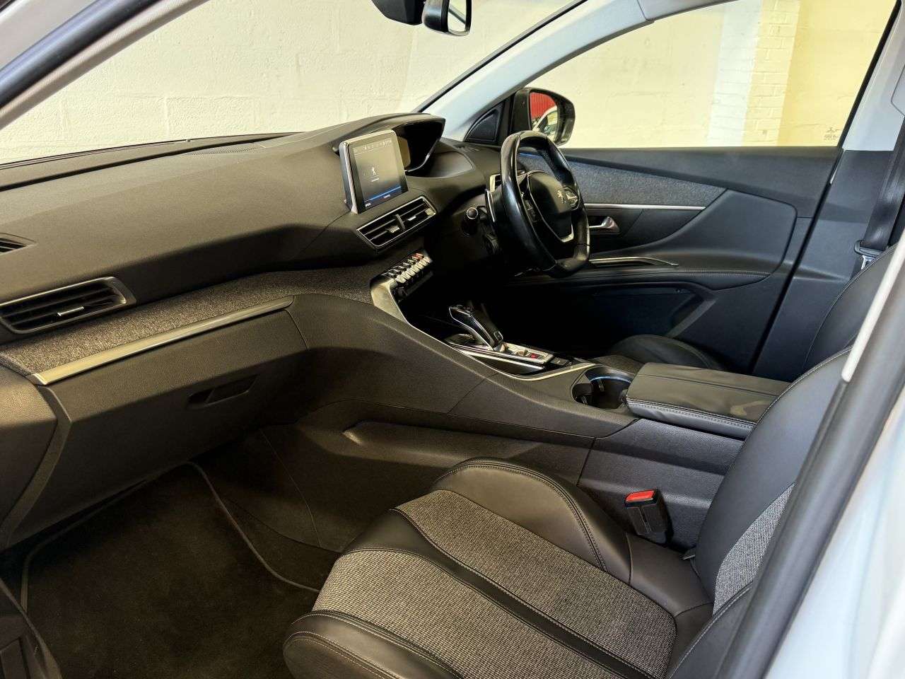 2018 PEUGEOT 5008 2018 PEUGEOT 5008