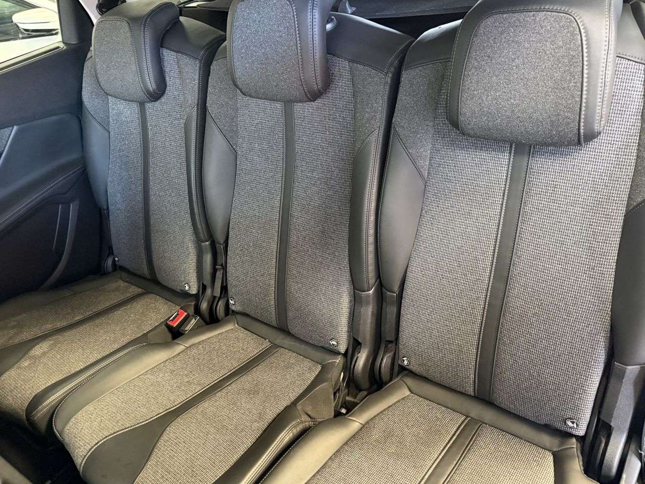 2018 PEUGEOT 5008 2018 PEUGEOT 5008